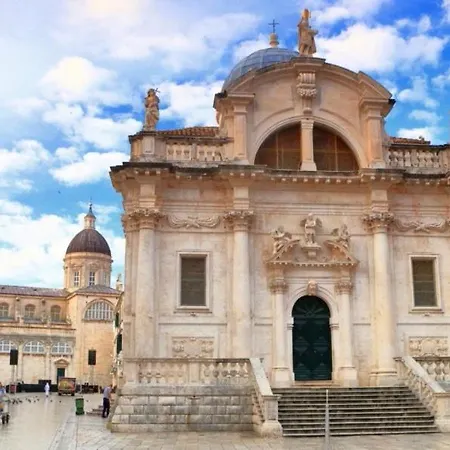 Apartments Sekondo 아파트