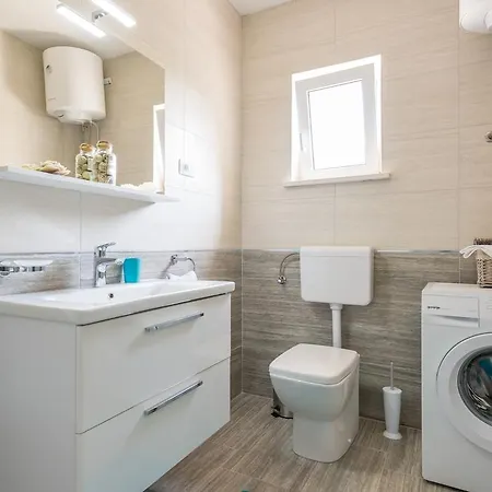 Apartments Sekondo 아파트