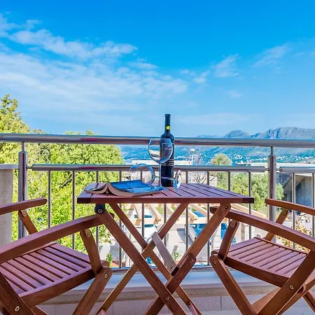 아파트 Apartments Sekondo 챠브타트