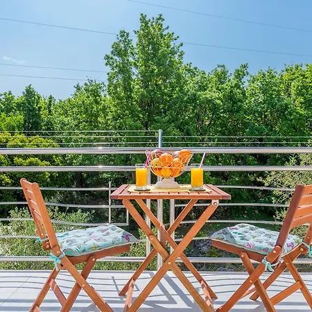 아파트 Apartments Sekondo *