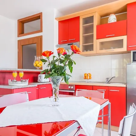 아파트 Apartments Sekondo 챠브타트