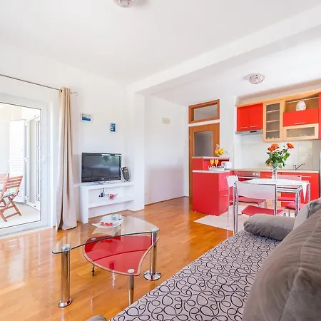 아파트 Apartments Sekondo *