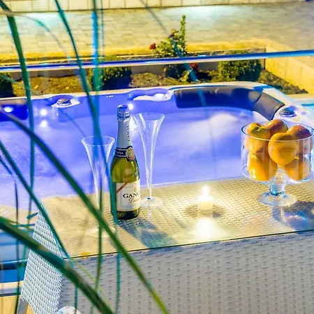 아파트 Apartments Sekondo 챠브타트