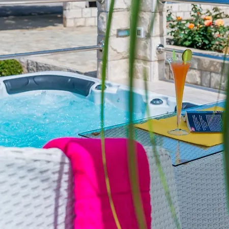 아파트 Apartments Sekondo 챠브타트