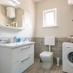 Sekondo Apartment