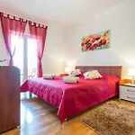 Sekondo Apartment *