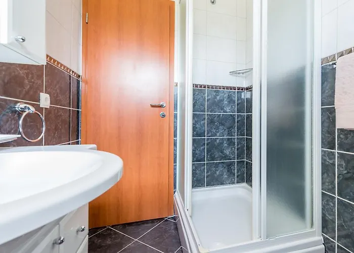 Apartments Sekondo Cavtat